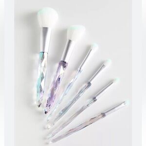 NWT URBAN OUTFITTERS 6 PIECE BLUE IRIDESCENT CRYSTAL BRUSH SET